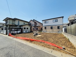 車の通りも少ない閑静な住宅地。子育てにも、第二の人生にも。
