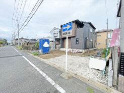 足場が外れて、スッキリした外観が見えてきました。