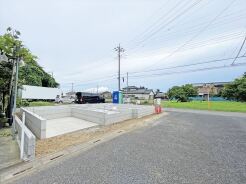 ＪＲ宇都宮線「東大宮」駅東口徒歩３分、提携駐車場もあります。エステート白馬東大宮店までお気軽にお問い合わせください。
