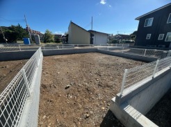 B号地 五感で感じる、現地でしかわからない事も沢山ございます。周辺環境なども一緒にご案内いたしますのでお気軽にお問合せください。
