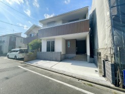 五感で感じる、現地でしかわからない事も沢山ございます。周辺環境なども一緒にご案内いたしますのでお気軽にお問合せください。
