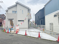 五感で感じる、現地でしかわからない事も沢山ございます。周辺環境なども一緒にご案内いたしますのでお気軽にお問合せください。
