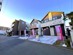 2号棟 五感で感じる、現地でしかわからない事も沢山ございます。周辺環境なども一緒にご案内いたしますのでお気軽にお問合せください。
