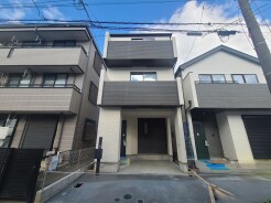 五感で感じる、現地でしかわからない事も沢山ございます。周辺環境なども一緒にご案内いたしますのでお気軽にお問合せください。
