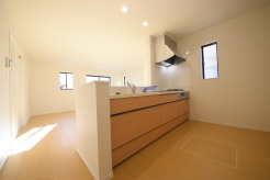 夕食の時間。家族、友人、両親、親戚との会話がより料理を美味しくしてくれる。あっという間に時間が過ぎてしまう居心地の良さは、普段はほっとする空間としてここにあります。
