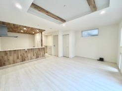 夕食の時間。家族、友人、両親、親戚との会話がより料理を美味しくしてくれる。あっという間に時間が過ぎてしまう居心地の良さは、普段はほっとする空間としてここにあります。
