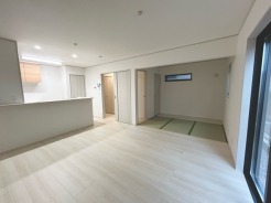 夕食の時間。家族、友人、両親、親戚との会話がより料理を美味しくしてくれる。あっという間に時間が過ぎてしまう居心地の良さは、普段はほっとする空間としてここにあります。

