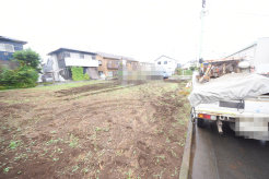 セカンドカーや来客時にも便利なカースペース2台分ございます。
