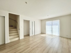 夕食の時間。家族、友人、両親、親戚との会話がより料理を美味しくしてくれる。あっという間に時間が過ぎてしまう居心地の良さは、普段はほっとする空間としてここにあります。
