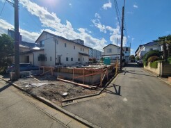 1号棟 五感で感じる、現地でしかわからない事も沢山ございます。周辺環境なども一緒にご案内いたしますのでお気軽にお問合せください。
