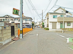 2号棟 駐車が苦手な方にも嬉しい、前面約5.7ｍ道路に面した住まい。