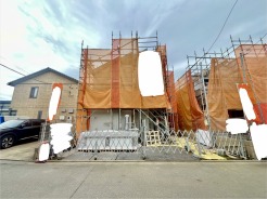 2号棟 五感で感じる、現地でしかわからない事も沢山ございます。周辺環境なども一緒にご案内いたしますのでお気軽にお問合せください。
