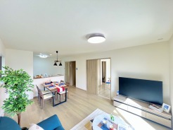 E号棟 リビングは家具の配置も思いのまま。自由度が高い設計です。
