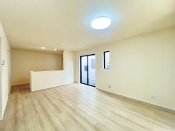 夕食の時間。家族、友人、両親、親戚との会話がより料理を美味しくしてくれる。あっという間に時間が過ぎてしまう居心地の良さは、普段はほっとする空間としてここにあります。
