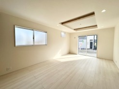 夕食の時間。家族、友人、両親、親戚との会話がより料理を美味しくしてくれる。あっという間に時間が過ぎてしまう居心地の良さは、普段はほっとする空間としてここにあります。
