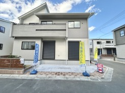 10号棟 五感で感じる、現地でしかわからない事も沢山ございます。周辺環境なども一緒にご案内いたしますのでお気軽にお問合せください。
