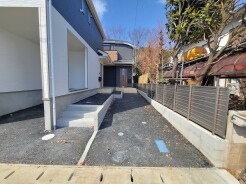 1号棟 五感で感じる、現地でしかわからない事も沢山ございます。周辺環境なども一緒にご案内いたしますのでお気軽にお問合せください。
