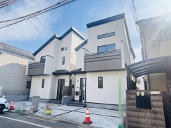 五感で感じる、現地でしかわからない事も沢山ございます。周辺環境なども一緒にご案内いたしますのでお気軽にお問合せください。
