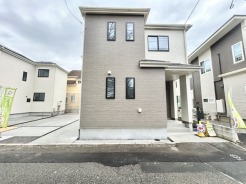 五感で感じる、現地でしかわからない事も沢山ございます。周辺環境なども一緒にご案内いたしますのでお気軽にお問合せください。
