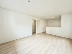 2号棟 リビングは家具の配置も思いのまま。自由度が高い設計です。
