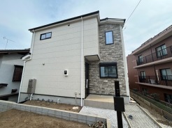 2号棟 五感で感じる、現地でしかわからない事も沢山ございます。周辺環境なども一緒にご案内いたしますのでお気軽にお問合せください。
