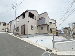 1号棟 五感で感じる、現地でしかわからない事も沢山ございます。周辺環境なども一緒にご案内いたしますのでお気軽にお問合せください。
