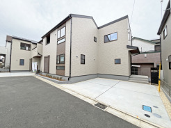 2号棟 五感で感じる、現地でしかわからない事も沢山ございます。周辺環境なども一緒にご案内いたしますのでお気軽にお問合せください。
