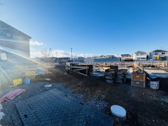 広がる空と、これから形づくられる空間
