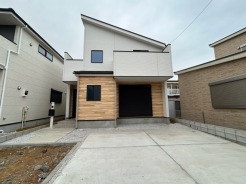 五感で感じる、現地でしかわからない事も沢山ございます。周辺環境なども一緒にご案内いたしますのでお気軽にお問合せください。
