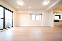 家族が一番集まる場所だから広々としつつも素敵な空間であって欲しい。皆がくつろぐリビングからキッチンまでが一つに繋がる空間。
