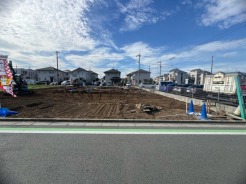 セカンドカーや来客時にも便利なカースペース2台分ございます。
