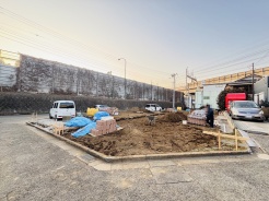 五感で感じる、現地でしかわからない事も沢山ございます。周辺環境なども一緒にご案内いたしますのでお気軽にお問合せください。
