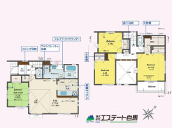 吹抜けのある開放的なリビング