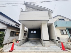 五感で感じる、現地でしかわからない事も沢山ございます。周辺環境なども一緒にご案内いたしますのでお気軽にお問合せください。
