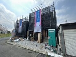 1号棟 五感で感じる、現地でしかわからない事も沢山ございます。周辺環境なども一緒にご案内いたしますのでお気軽にお問合せください。
