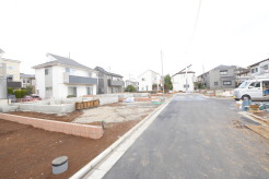 五感で感じる、現地でしかわからない事も沢山ございます。周辺環境なども一緒にご案内いたしますのでお気軽にお問合せください。
