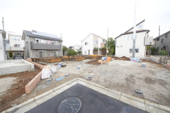 五感で感じる、現地でしかわからない事も沢山ございます。周辺環境なども一緒にご案内いたしますのでお気軽にお問合せください。

