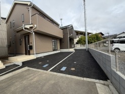 五感で感じる、現地でしかわからない事も沢山ございます。周辺環境なども一緒にご案内いたしますのでお気軽にお問合せください。
