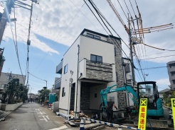 D号棟 五感で感じる、現地でしかわからない事も沢山ございます。周辺環境なども一緒にご案内いたしますのでお気軽にお問合せください。
