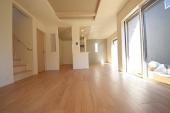 夕食の時間。家族、友人、両親、親戚との会話がより料理を美味しくしてくれる。あっという間に時間が過ぎてしまう居心地の良さは、普段はほっとする空間としてここにあります。
