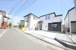 五感で感じる、現地でしかわからない事も沢山ございます。周辺環境なども一緒にご案内いたしますのでお気軽にお問合せください。
