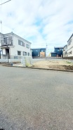 1号棟 戸建てが立ち並ぶ静かな住宅街。四季折々の移り変わりを感じながら自然と楽しみ、暮らす、そんな毎日を日々の中で感じられる住環境
