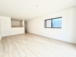 3号棟 夕食の時間。家族、友人、両親、親戚との会話がより料理を美味しくしてくれる。あっという間に時間が過ぎてしまう居心地の良さは、普段はほっとする空間としてここにあります。
