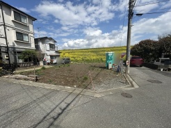 1号棟 南道路に面しており日中もたくさんの陽が入ります。風通りや周辺環境など実際に現地にてご確認ください。
