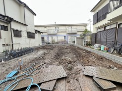戸建てが立ち並ぶ静かな住宅街。四季折々の移り変わりを感じながら自然と楽しみ、暮らす、そんな毎日を日々の中で感じられる住環境
