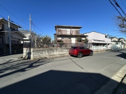 角地で解放感のある土地です。