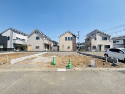2号棟 五感で感じる、現地でしかわからない事も沢山ございます。周辺環境なども一緒にご案内いたしますのでお気軽にお問合せください。
