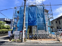 建築中です。建物は令和８年７月下旬完成予定です
