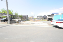 1号地 五感で感じる、現地でしかわからない事も沢山ございます。周辺環境なども一緒にご案内いたしますのでお気軽にお問合せください。
