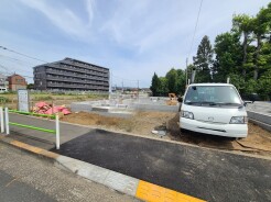 1号棟 五感で感じる、現地でしかわからない事も沢山ございます。周辺環境なども一緒にご案内いたしますのでお気軽にお問合せください。
